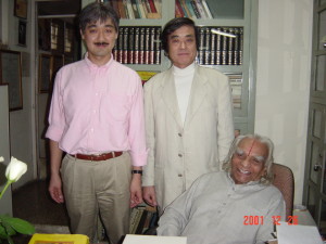2001年12月26日、Iyengar師のアシュラムにて。